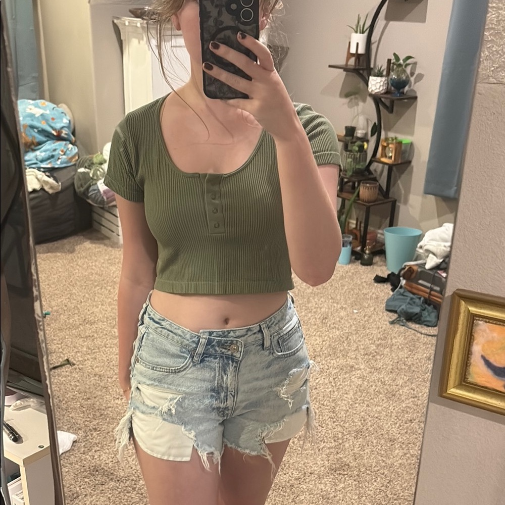 Aeropostale Green Cropped Fitted T-Shirt